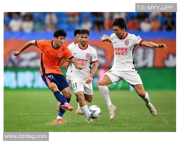 足球明星健美身材展示男性魅力与运动精神的完美结合