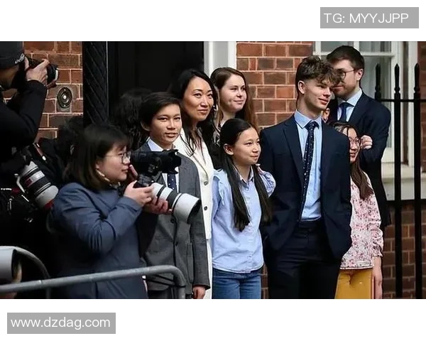 外国足球明星与中国女明星的跨国情缘与合作故事探讨 外国足球明星与中国女明星的跨国情缘与合作故事探讨